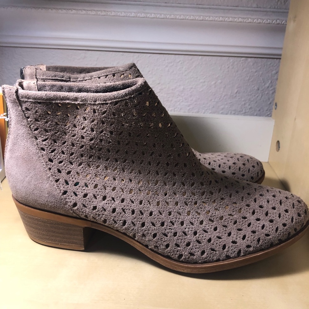 Grey booties 🤍 - Picture 4 of 4